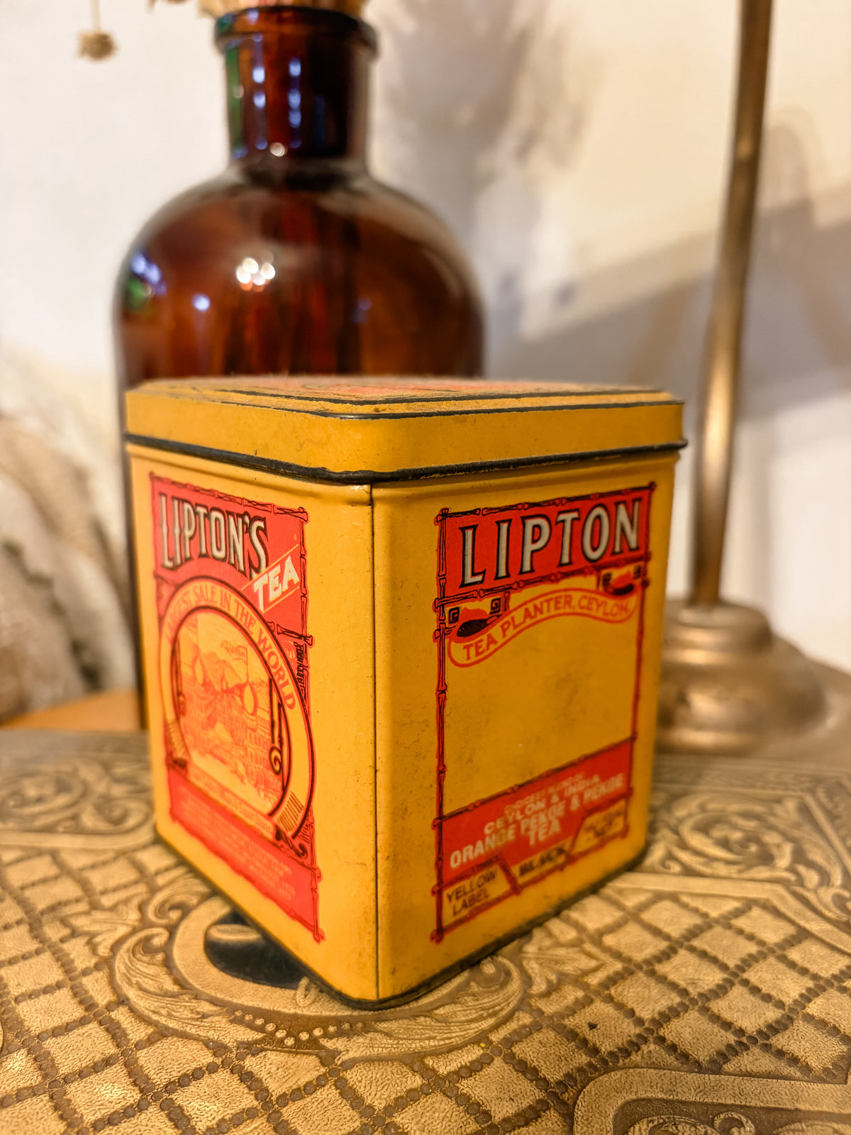Vintage 1990s Lipton Tea Planter Ceylon Advertising Tin