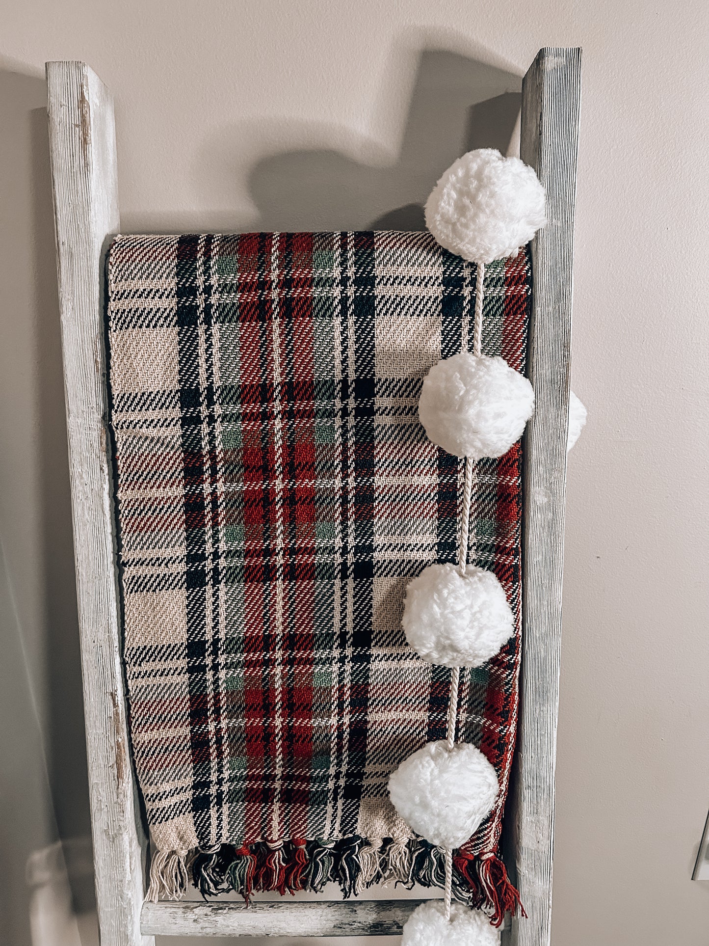Snowball Pom-Pom Garland